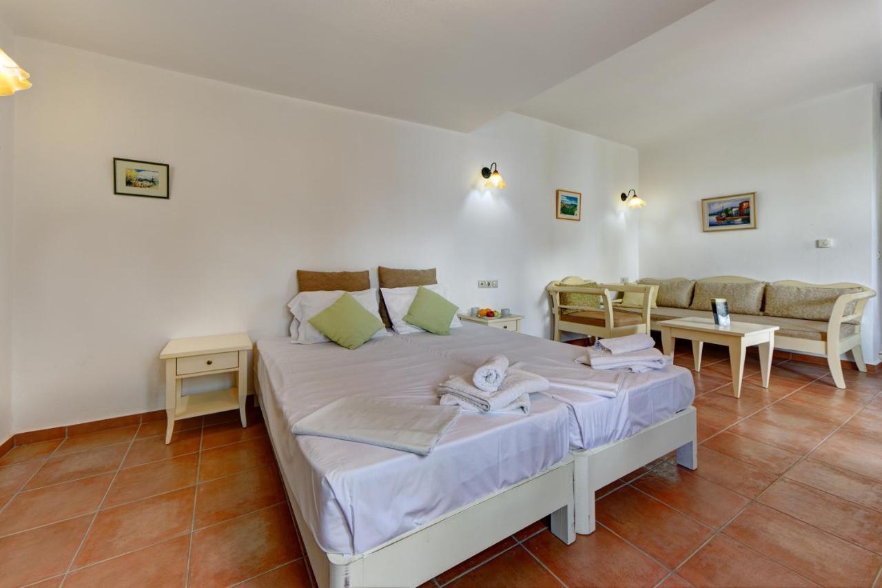 Mourtzanakis Residence - Traditional Eco Hotel In Akhládha Dış mekan fotoğraf