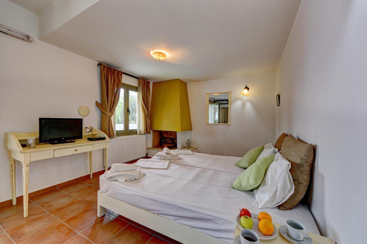 Mourtzanakis Residence - Traditional Eco Hotel In Akhládha Dış mekan fotoğraf